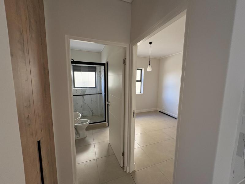 To Let 2 Bedroom Property for Rent in Richwood Western Cape